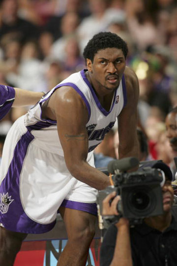 布克称雷霆防守靠拉扯！戴格诺特：我们只专注于球场实际表现（布克批雷霆防守靠拉扯，戴格诺特回应：我们只关注场上实际表现）