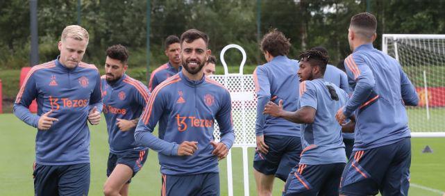 博主：在本轮英超艰难战胜狼队后，赖斯向着队友大发雷霆（博主爆料：英超险胜狼队后，赖斯怒斥队友）