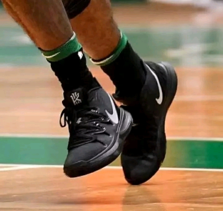 裁判哨声又上热搜（裁判吹罚再上热搜）