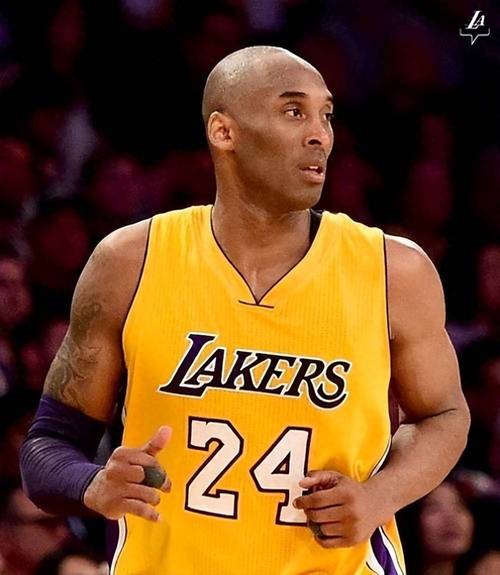 荷兰杯半场：三户舜介双响，鹿特丹斯巴达暂2-0威廉二世（荷兰杯半场战报：三户舜介梅开二度，斯巴达鹿特丹暂2-0领先威廉二世）