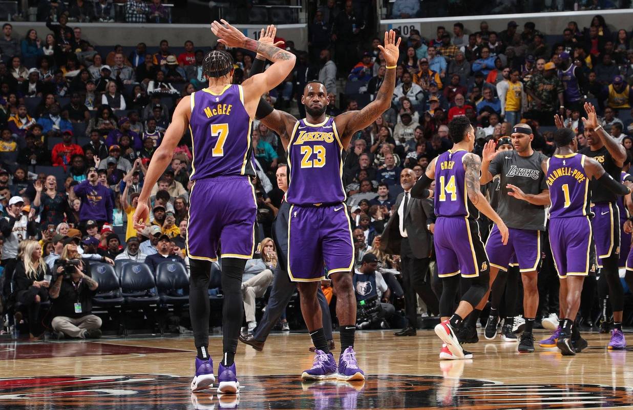 老鹰主帅：杰伦·约翰逊真正渴望的是胜利，他的潜力不止于此（老鹰主帅盛赞杰伦-约翰逊：以胜利为先，潜力远未见顶）