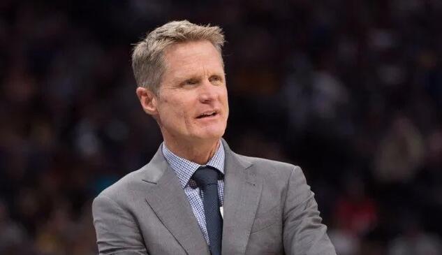 詹姆斯两双数据跻身队史前十，湖人负马刺止步NBA杯八强（詹姆斯砍两双跻身队史前十，湖人不敌马刺无缘NBA杯四强）