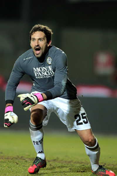 切尔西锋线低迷成最大隐患（蓝军锋线疲软成头号隐患）