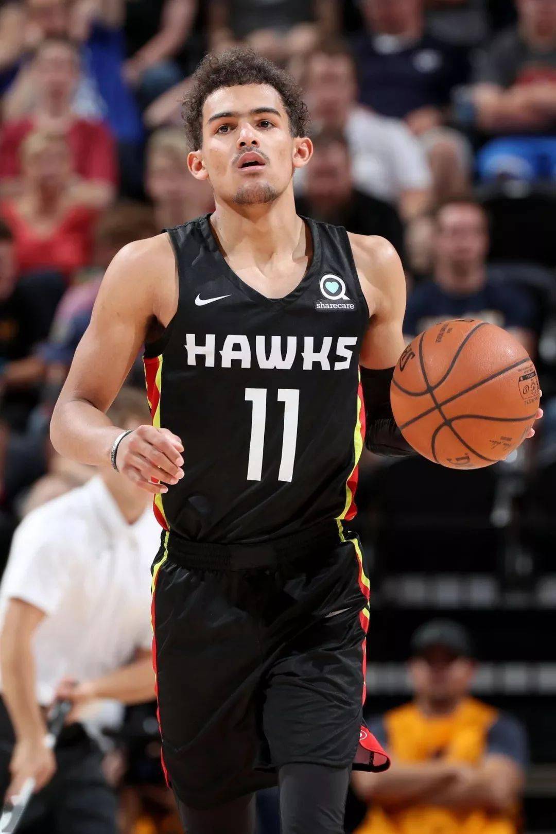 单场打入两粒头球，孔德是欧冠改制以来巴萨球员第一人（孔德单场双头破门，成为欧冠改制后巴萨第一人）