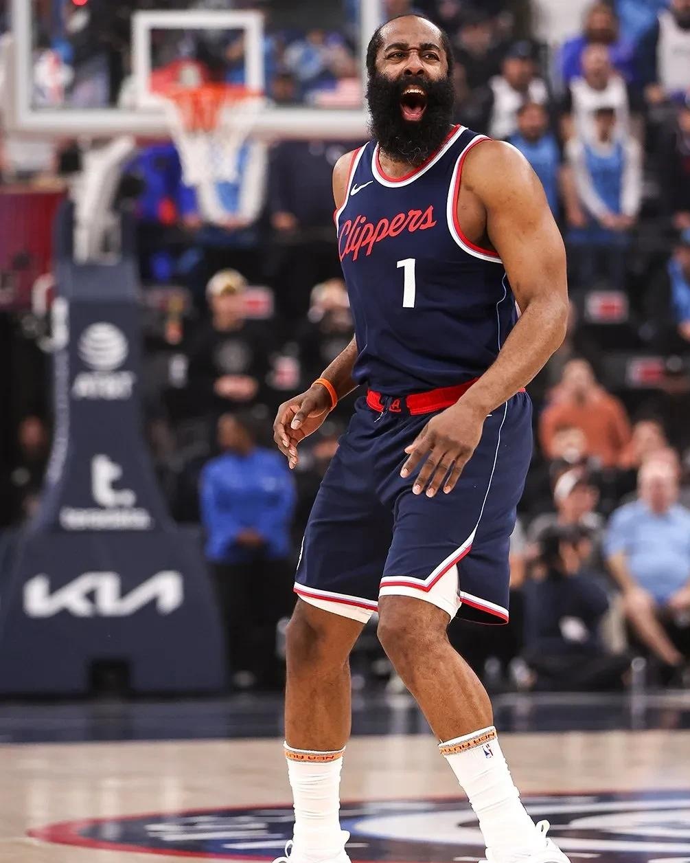 图片报：埃姆雷-詹成多家土耳其豪门目标，球员倾向留在多特（图片报：多家土超豪门相中埃姆雷-詹，球员更愿留守多特蒙德）