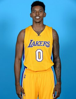 国米大战利物浦，巴萨PK法鹰，参与截图预测今夜欧冠的比分（国米迎战利物浦，巴萨对决法鹰，晒截图参与预测今夜欧冠比分）