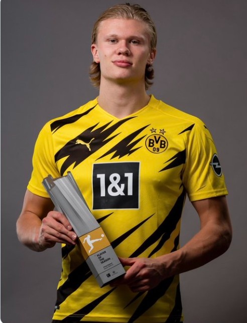 雨一直下！豪泽三分穿针 凯尔特人再打7-0将分差拉开到20分以上（雨势不歇！豪泽三分穿针，凯尔特人再掀7-0高潮将分差扩大至20+）