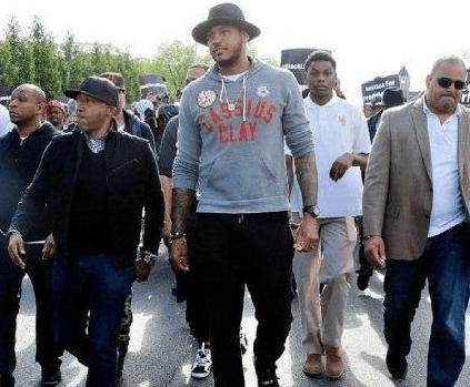 威尔斯内外开花，率队打停广厦，杨鸣激动不已！（威尔斯里突外投火力全开，率队逼停广厦，杨鸣激情庆祝！）