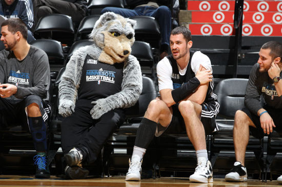 2-0，4-3！欧联杯之王神了，英超140亿对决战老东家，赢球=搅乱争冠格局（2-0、4-3！欧联杯霸主爆发，英超140亿豪门迎战老东家，赢球将搅乱争冠格局）