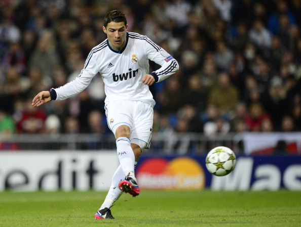 记者：海港对奥斯卡健康状况高度关切，通过多种方式表达慰问（记者：海港对奥斯卡健康深切关注，已通过多渠道表达慰问）