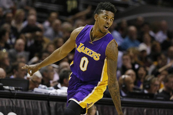 6场造7球，奥巴梅扬本赛季欧冠直接参与进球数仅次于姆巴佩（本季欧冠，奥巴梅扬6场参与7球，直接贡献仅次于姆巴佩）