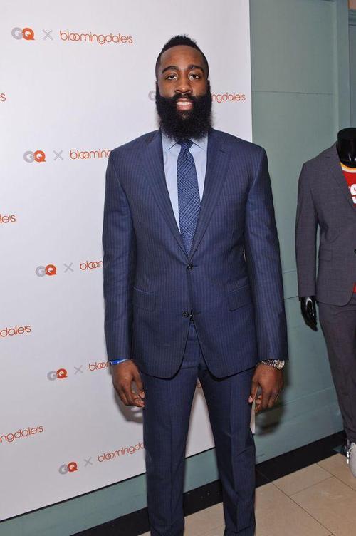 五大联赛仍有三支球队联赛不胜：狼队、维罗纳、佛罗伦萨（五大联赛仅剩三队未尝胜绩：狼队、维罗纳、佛罗伦萨）