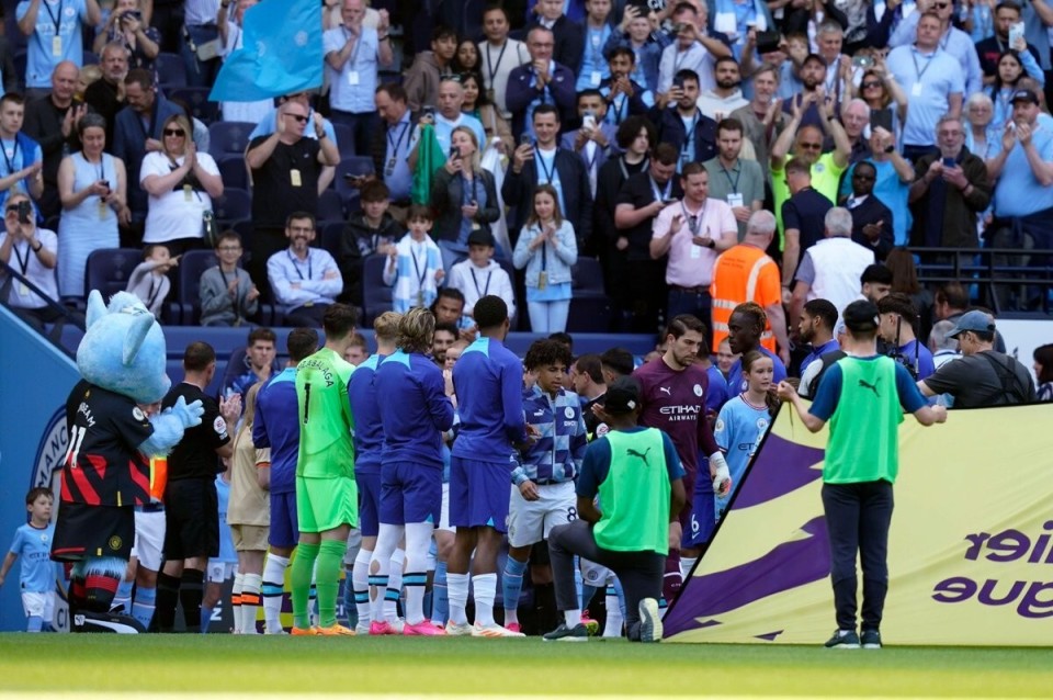 卢：如果我们要摆脱目前的困境 要从小卡和哈登两个人开始（泰伦·卢：要走出困境，必须由小卡和哈登带头）