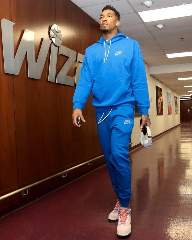 占尽优势却惨遭失利（优势在握仍惨败）