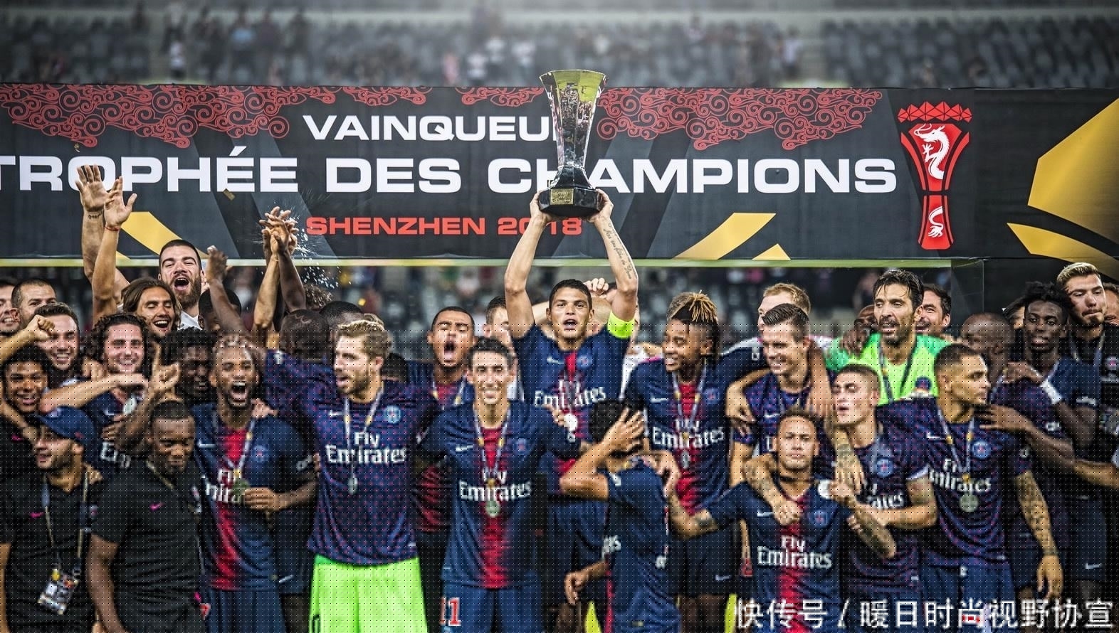 TA：巴萨、曼城和巴黎欣赏阿克利乌什，明夏他会高价转会（TA：巴萨、曼城与巴黎青睐阿克利乌什，明夏或高价转会）