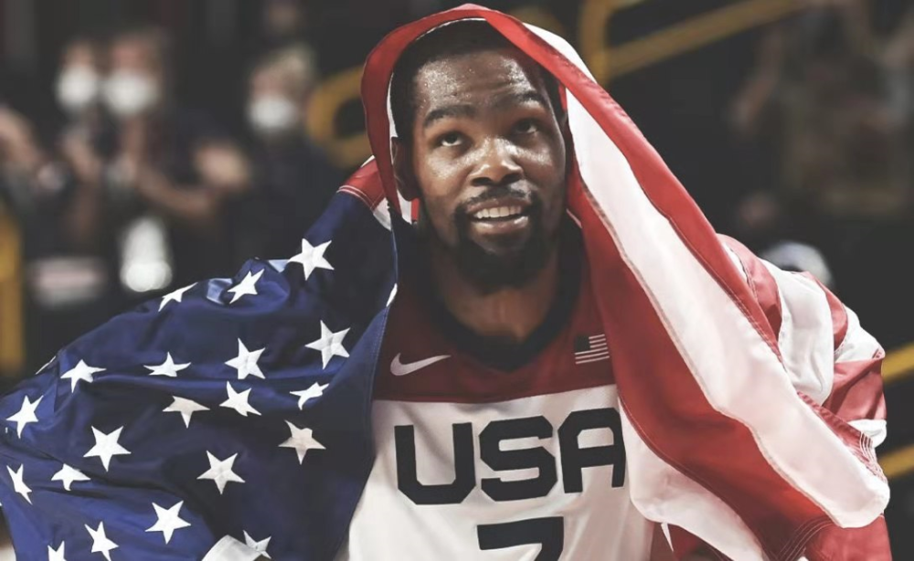 库珀·弗拉格进攻不稳定，投篮准度不足，体能和三分球需提升。（库珀·弗拉格攻端起伏大，投射稳定性欠佳，体能与三分仍需加强）